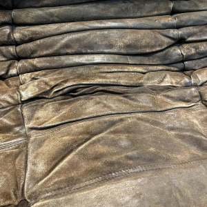 Michel Ducaroy pour Ligne Roset, canapé Togo 3 places en cuir