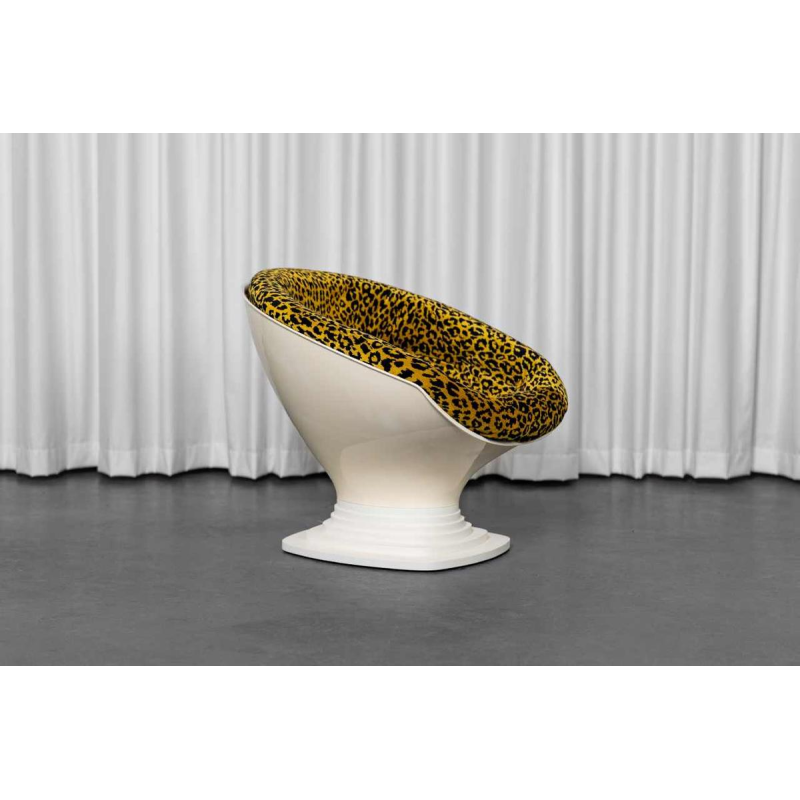 Raphael Raffel, fauteuil Space Age, coque en plastique ivoire , France 1970