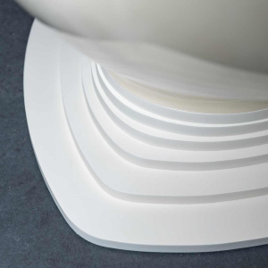 Raphael Raffel, fauteuil Space Age, coque en plastique ivoire , France 1970