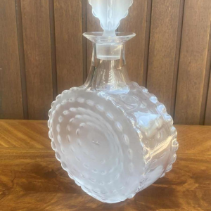 Lalique, modèle Parme, carafe / flacon en cristal