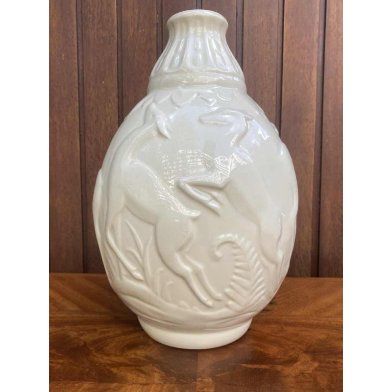 Boch / Keramis, vase Art Déco "Aux biches" céramique monochrome blanc, forme 1161, ca 1930