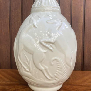 Boch / Keramis, vase Art Déco "Aux biches" céramique monochrome blanc, forme 1161, ca 1930