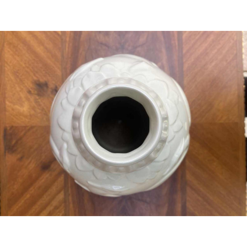 Boch / Keramis, Art Deco vase Aux biches monochrome white ceramic, shape 1161, ca 1930