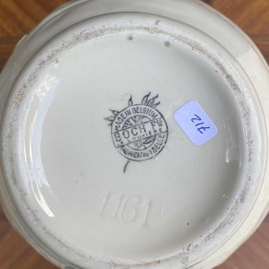 Boch / Keramis, vase Art Déco "Aux biches" céramique monochrome blanc, forme 1161, ca 1930