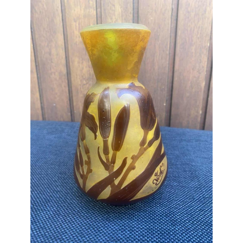 Emile Gallé, Art Nouveau pâte de verre vaas met leliemotief, ca 1900