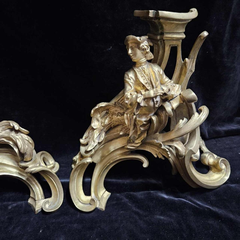 Pair of andirons “The courtiers “Louis XV rocaille bronze sculpture, 19th century