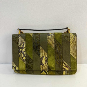 Prada, sac crossbody en différents cuirs