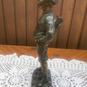 Georges Omerth "Écolier Sifflant" sculpture en bronze, ca 1900