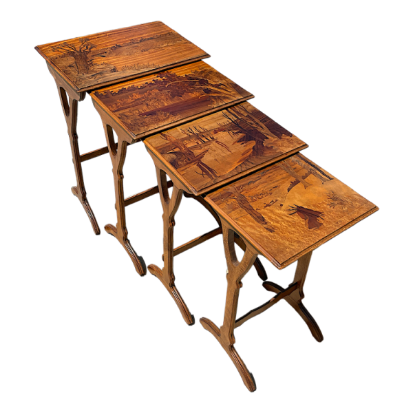 PAUL GUTH School van Nancy, set van 4 jugndstil ingelegde nesttafels, ca 1900