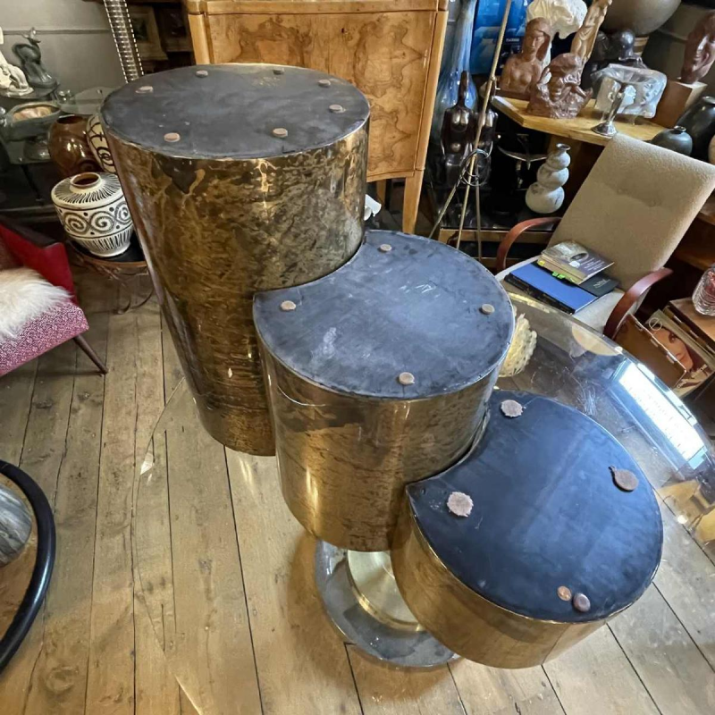 Gabriella Crespi, set van 3 bijzettafels met geitenleren onderstel, ca 1970