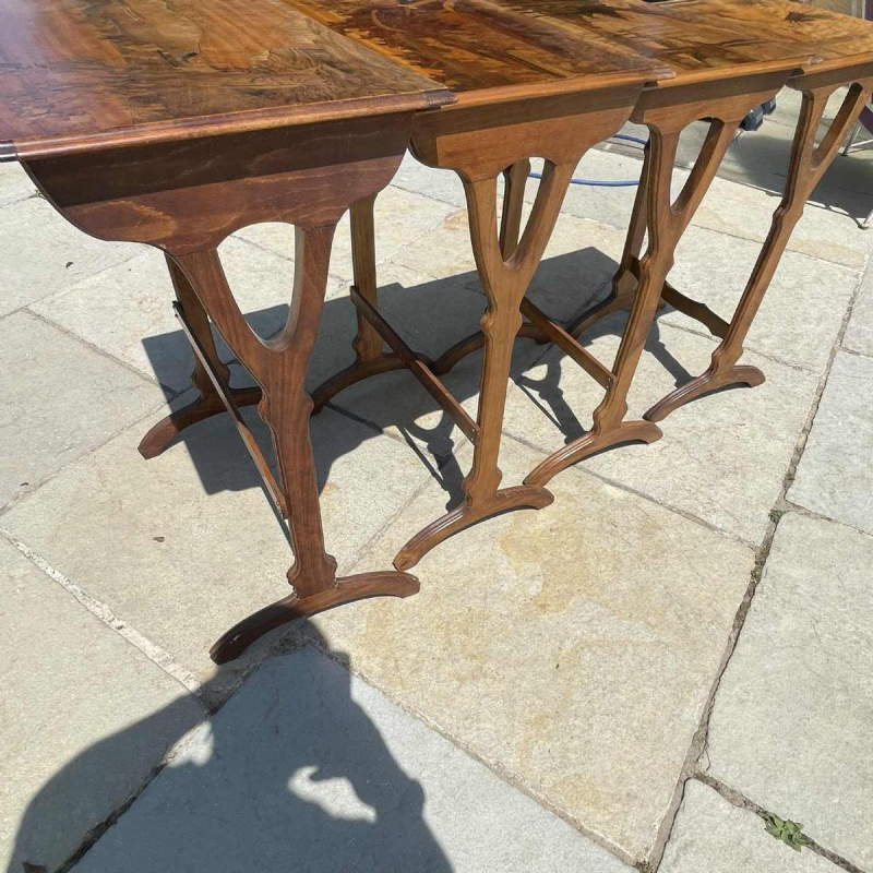PAUL GUTH Ãcole de Nancy, set de 4 tables gigognes Art Nouveau marqueteÂ´es, 1900