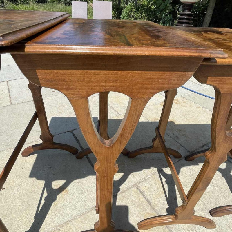 PAUL GUTH Ãcole de Nancy, set de 4 tables gigognes Art Nouveau marqueteÂ´es, 1900