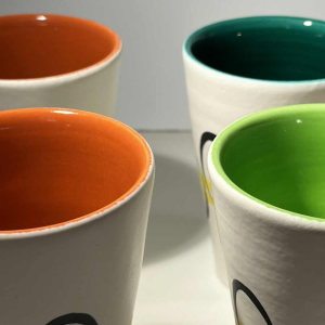 ANDRE BAUD pour VALLAURIS, service cruche et 6 verres en céramique, ca 1960