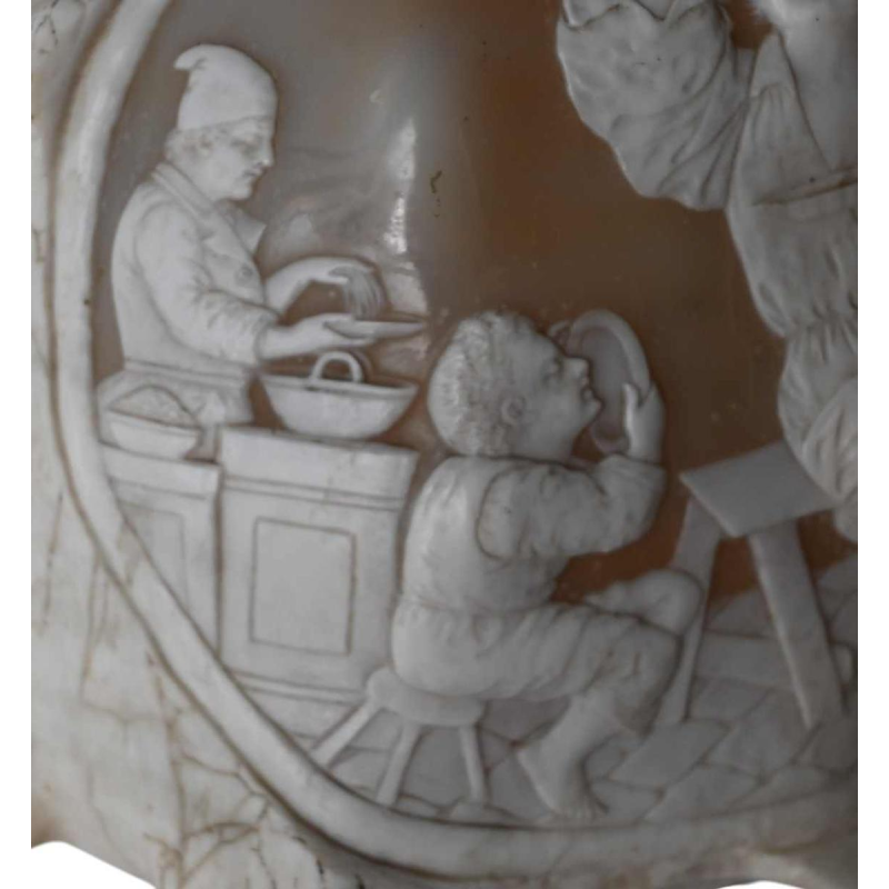 Shell with cameo carved in relief, 19th century