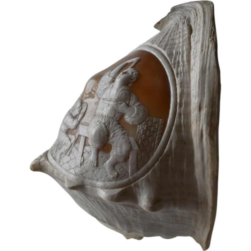 Shell with cameo carved in relief, 19th century