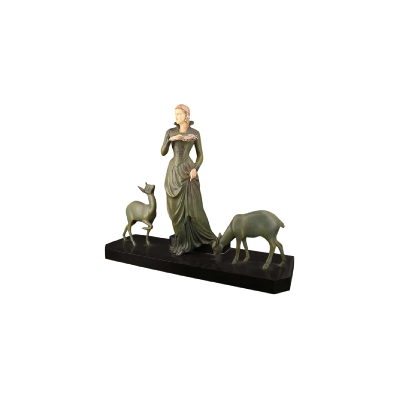 MENEVILLE (attribué à) 'La dame aux biches' sculpture Art Déco, bronze à patine verte, début XXe s
