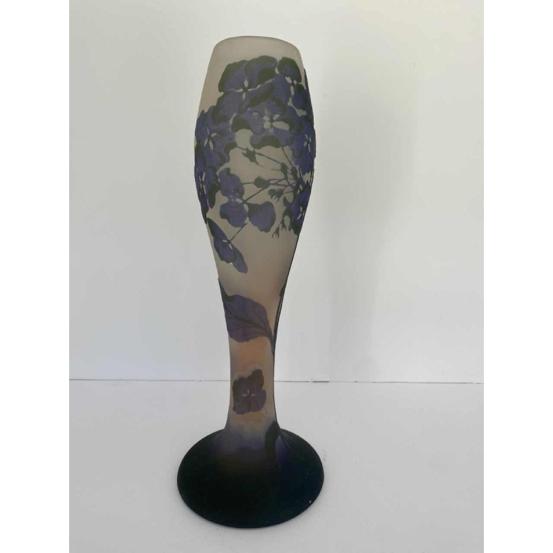 Manufacture Gallé Nancy, Art Nouveau vase decorated with hydrangeas, 20th century