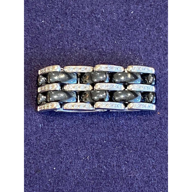 CHANEL “ULTRA“ bague articulée, or gris, céramique et diamants