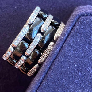 CHANEL ‘ULTRA’ articulated ring, white gold, ceramic and diamonds