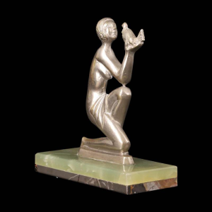 Art Deco statuette "Jeune femme à l'oiseau" in silvered bronze and onyx
