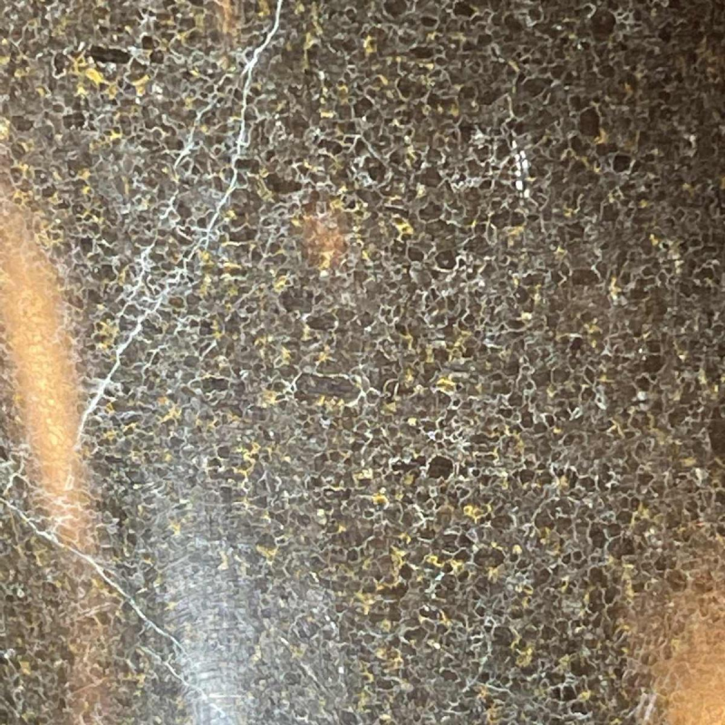 Sculpture abstraite "femme nue' en pierre (marbre noir), oeuvre signée, 20ème siècle