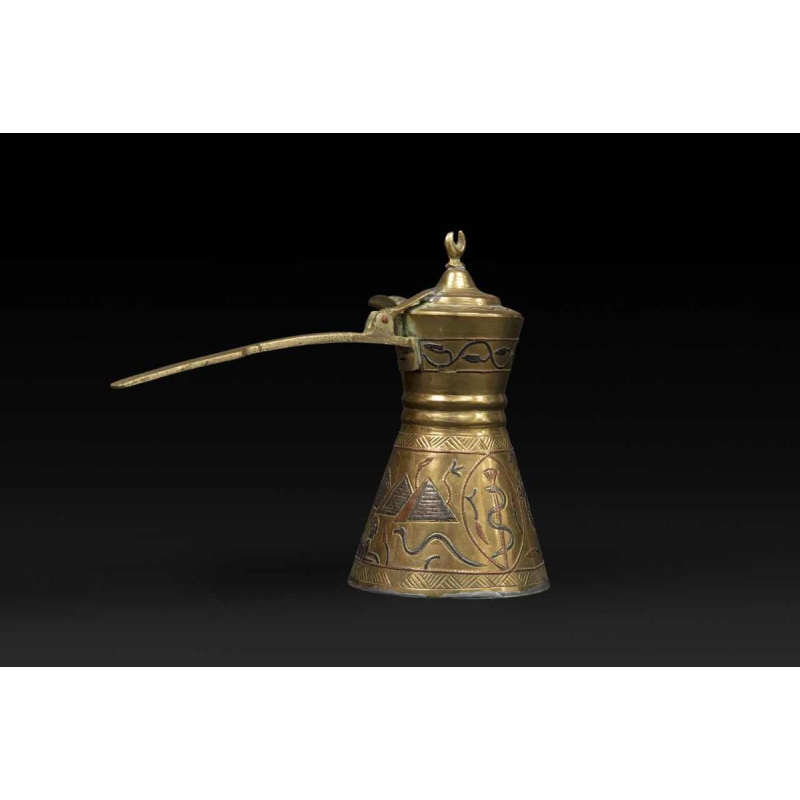 Egyptische Dallah koffiepot: Symbool van gastvrijheid en culturele rijkdom, 20e eeuw