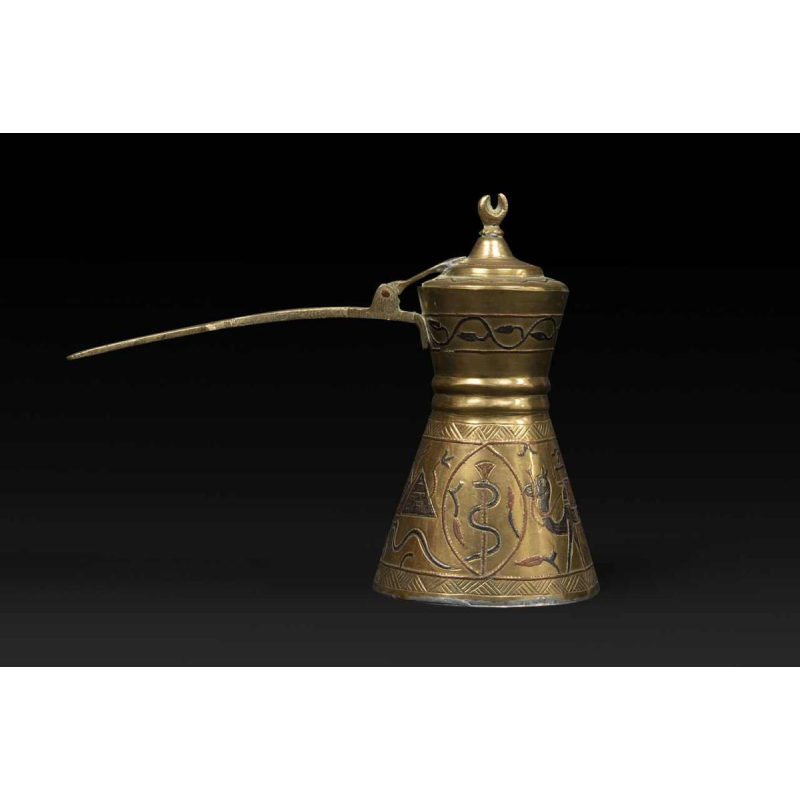 Cafetière Dallah égyptienne : symbole d'hospitalité et de richesse culturelle, 20ème siècle