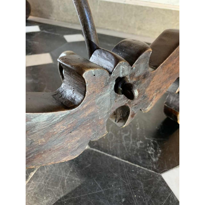Spaanse notenhouten tafel met Lyre poten, spanner van smeedijzer, 19e eeuw