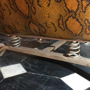 Vintage fauteuil met springs veerophanging, Skaï slangenhuid, circa 1950