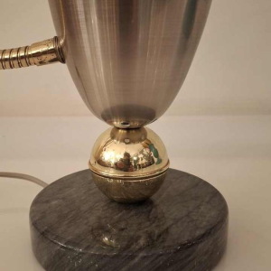 Arteluce, tafel / bureaulamp, gelakt metaal, messing & marmer, ca 1950