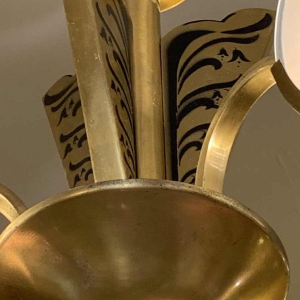 Petit lustre moderniste Art Déco en laiton doré, disques en verre dépoli, 1940s