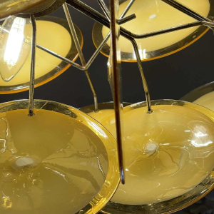 Gino Vistosi (Murano), Design kroonluchter Amber en Wit, 36 Glasplaten, 1960