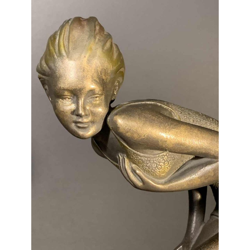 Sculpture " Baigneuse Frileuse " Jeune Fille Art Deco, Base en Onyx, 1930s