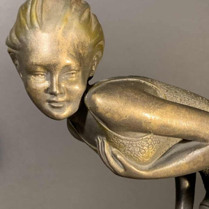 Sculpture " Baigneuse Frileuse " Jeune Fille Art Deco, Base en Onyx, 1930s