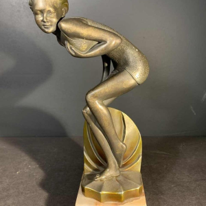 Sculpture " Baigneuse Frileuse " Jeune Fille Art Deco, Base en Onyx, 1930s