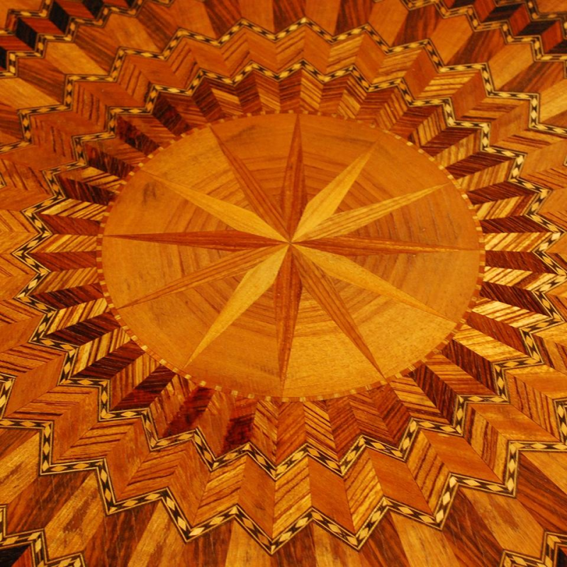 De Coene Frères, Art Deco salontafel, sycamore mahonie inlegwerk, ca 1925