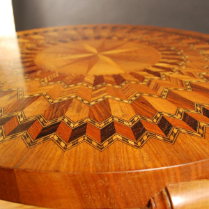 De Coene Frères, Table basse Art Déco, marqueterie sycomore acajou, ca 1925