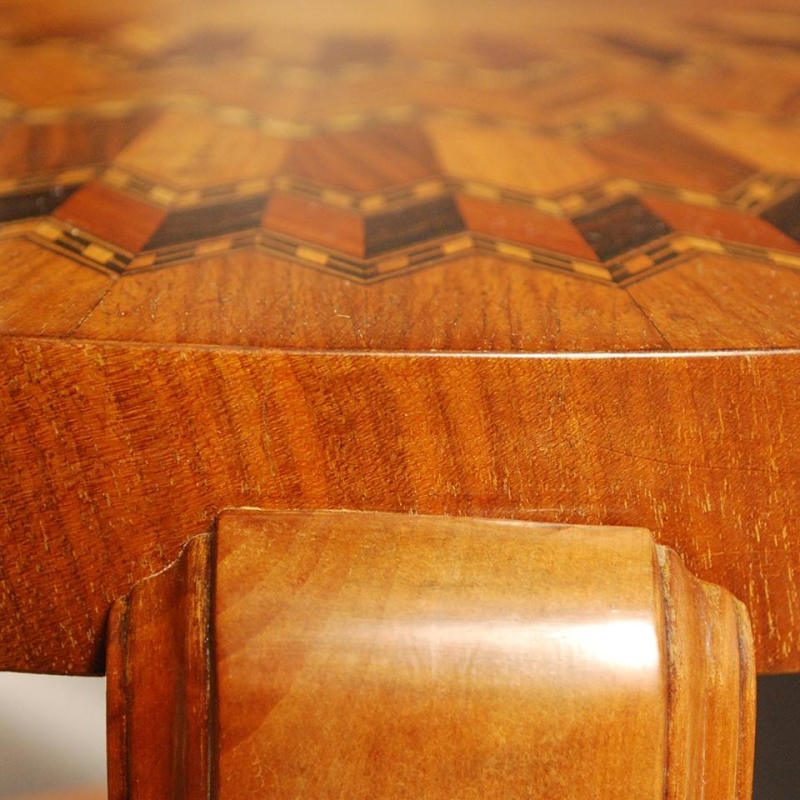 De Coene Frères, Table basse Art Déco, marqueterie sycomore acajou, ca 1925