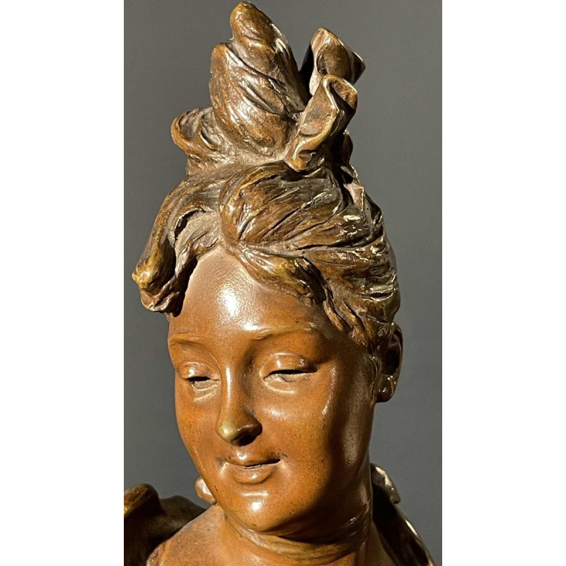 Victor Bruyneel "Elegant Woman" Sculpture Art Nouveau bronze bust, ca 1900