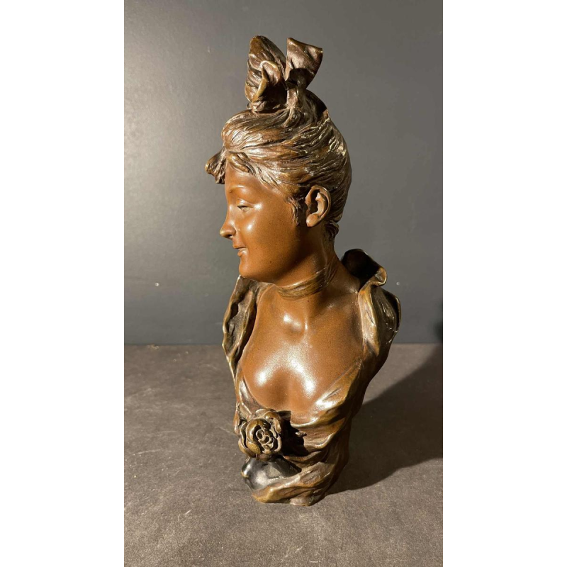 Victor Bruyneel "Elegant Woman" Sculpture Art Nouveau bronze bust, ca 1900
