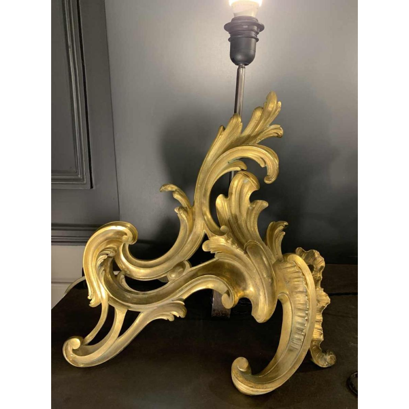 Paire de Grandes Lampes Chenets Louis XV Rocaille en Bronze dorÃ© Ormolu, ca 1750