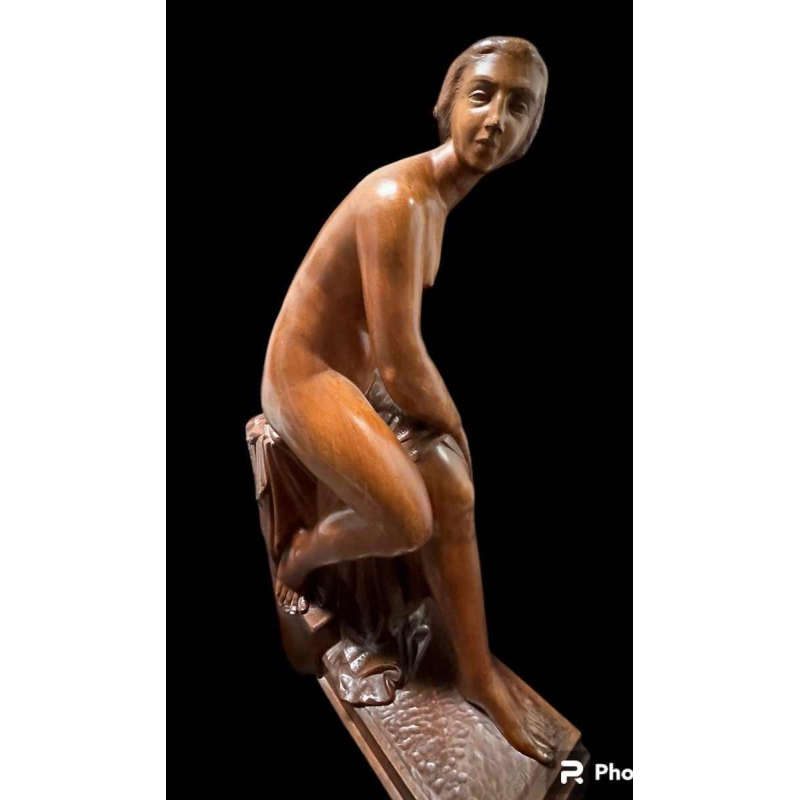 Auguste Guénot "Jeune femme au bain" sculpture / bois sculpté