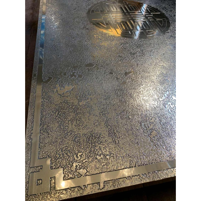 RICCO D, Table basse Mid-Century en laiton gravé oxydé, Design belge 1970s,