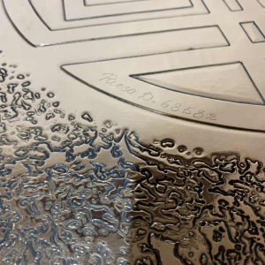 RICCO D, Table basse Mid-Century en laiton gravÃ© oxydÃ©, Design belge 1970s,