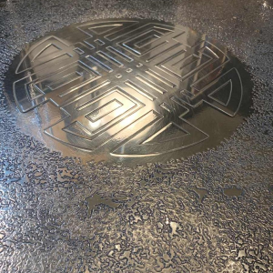 RICCO D, Table basse Mid-Century en laiton gravé oxydé, Design belge 1970s,