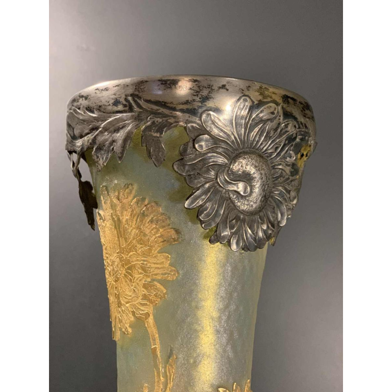 DAUM NANCY ""MADELIEFJES " diabolo vaas, zuurvrij goud en zilver versterkte 1910