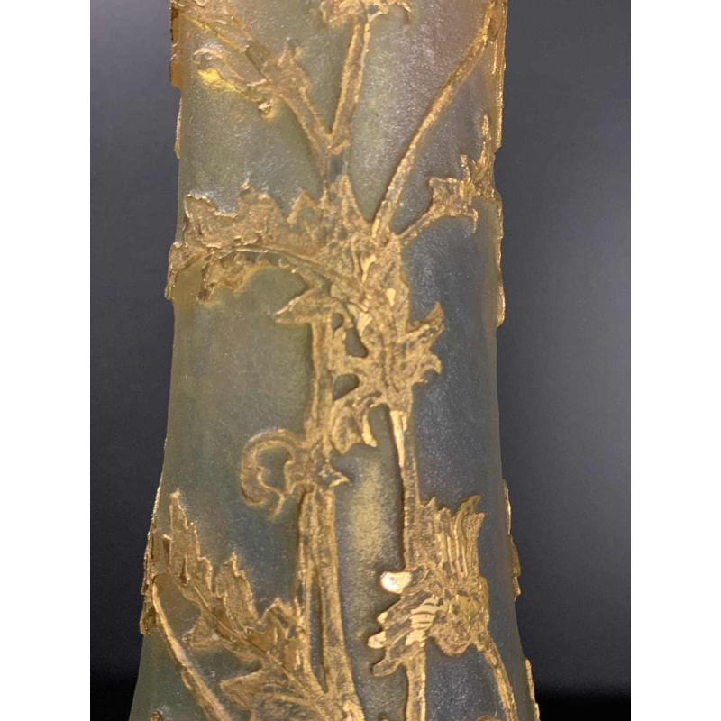 DAUM NANCY, vase diabolo MARGUERITES dÃ©gagÃ© acide, rehaut or et argent 1910