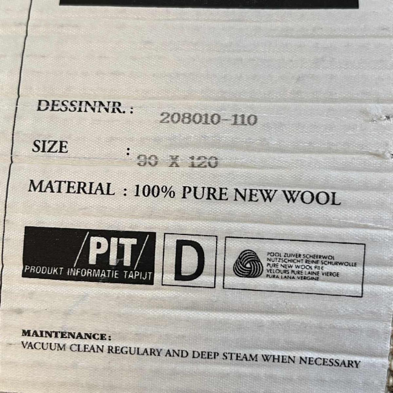 PABLO PICASSO " Portrait de femme au chapeau à pompons ", Tapis édition DESSO