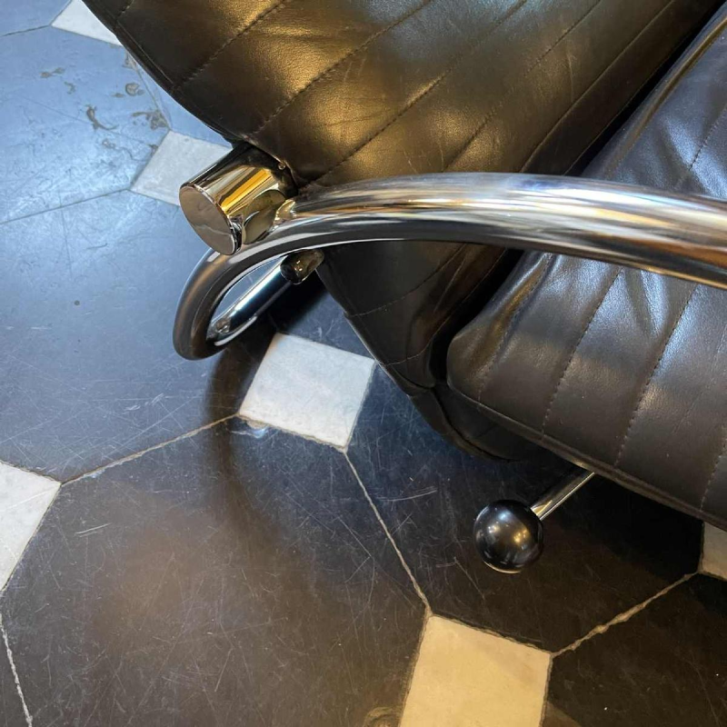 Vintage Leather / Chrome Metal Chaise Longue, Italian Design Lounge Chair 1970