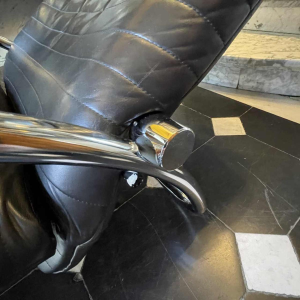 Vintage Leather / Chrome Metal Chaise Longue, Italian Design Lounge Chair 1970